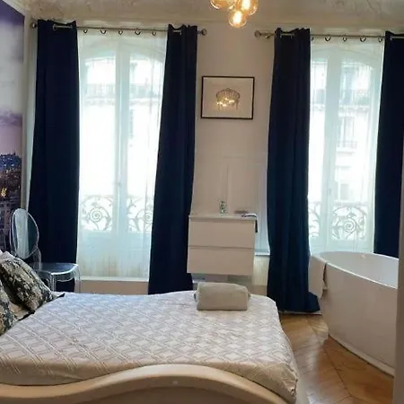 Appartement Guest Nearby Champs Elysees Parijs