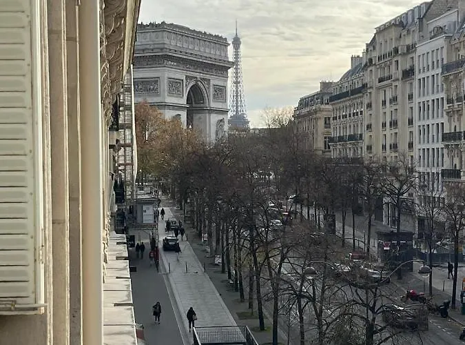 Guest Nearby Champs Elysees * Παρίσι