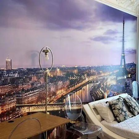 Guest Nearby Champs Elysees *