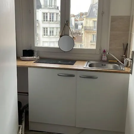 Apartment Guest Nearby Champs Elysees Paris