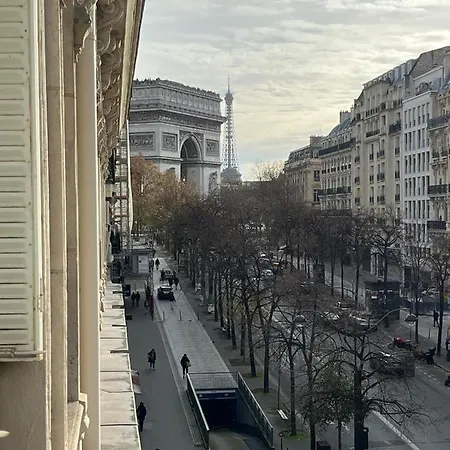 Guest Nearby Champs Elysees * פריז