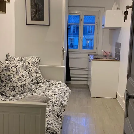 Guest Nearby Champs Elysees דירה *