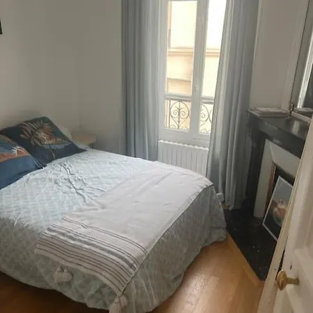 Guest Nearby Champs Elysees פריז