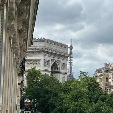 Guest Nearby Champs Elysees פריז